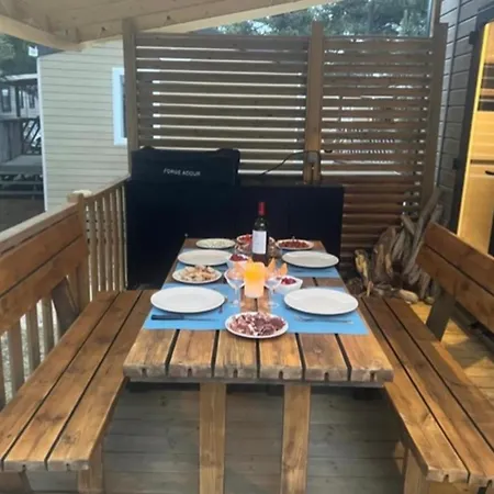 Campsite Mobil Climatise Tres Recent Confort 6 Personnes