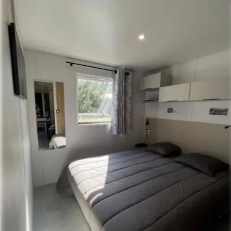 Mobil Climatise Tres Recent Confort 6 Personnes *