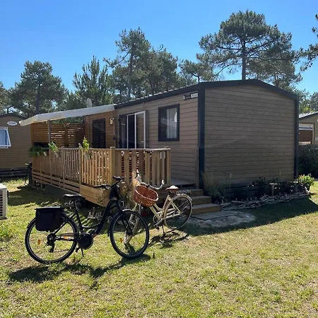 Mobil Climatise Tres Recent Confort 6 Personnes Campsite *